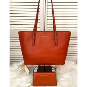 MICHAEL KORS 2 Pieces Tote and Wallet EUC